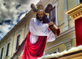 Conmemoración del Viernes Santo: Feligresía católica recuerda la Pasión y Muerte de Jesucristo