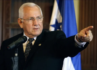 Micheletti huye del país y lanza dardo al gobierno: “No me van a humillar como a Romeo Vásquez”