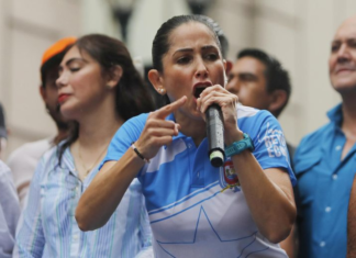 González tilda de «cortina de humo» alerta de posibles atentados contra Noboa en Ecuador