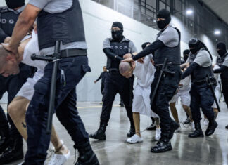 EE. UU. estima que los migrantes enviados a El Salvador deben permanecer allá «toda su vida»