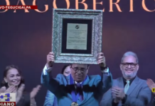 «El país se nos está escapando de las manos», mensaje de Dagoberto Rodríguez tras recibir premio «Álvaro Contreras»