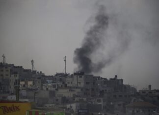 Al menos 18 muertos en un bombardeo de Israel contra una escuela en el centro de Gaza