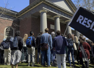 Jueza bloquea temporalmente que Trump impida matricular estudiantes extranjeros en Harvard
