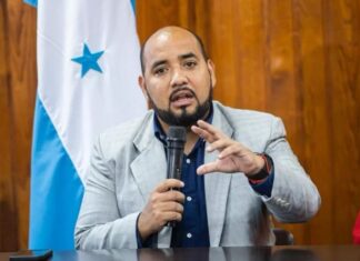 Ministro de Educación dice que la meta de reconstrucción de escuelas ya se cumplió