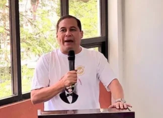 Jefe de la FFAA amenazó a muerte al presidente del Colegio de Periodistas, denuncia ganador del Álvaro Contreras