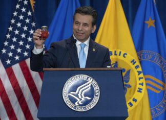 EE. UU. elimina recomendación de vacunas contra el COVID-19 para niños sanos