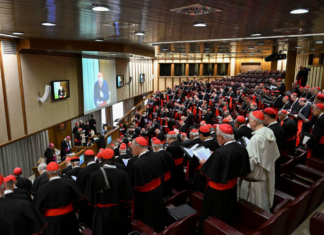 Los cardenales se reunirán dos veces el lunes antes del cónclave