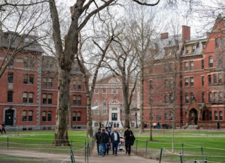 El Gobierno de Trump prohíbe a Harvard matricular a estudiantes extranjeros