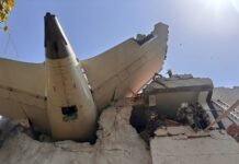 Se estrella un avión de Air India con 242 personas a bordo con destino a Londres y deja al menos cinco fallecidos