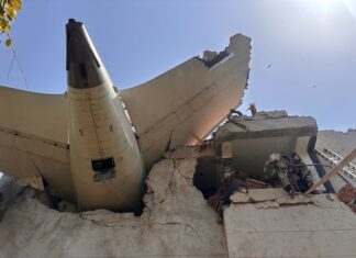 Se estrella un avión de Air India con 242 personas a bordo con destino a Londres y deja al menos cinco fallecidos