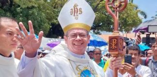 «No jueguen con el pueblo»: el contundente llamado de Monseñor Henry Ruiz a la clase política