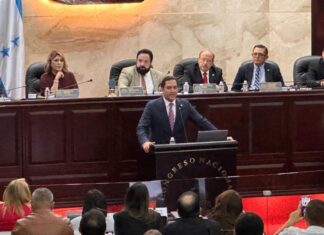 Héctor Zelaya presenta ante el CN el proyecto del Ferrocarril Interoceánico