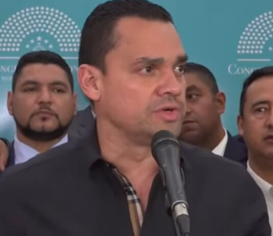 Tomás Zambrano acusa a Libre de dirigir el Congreso con ilegalidades y abusos