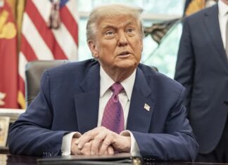 Trump sugiere que respalda un «cambio de régimen» en Irán