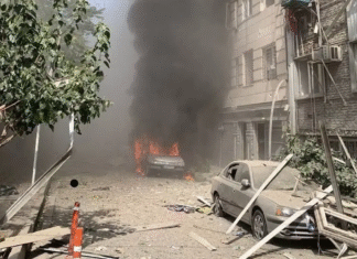 Explotan cinco coches bomba en Teherán, según medios iraníes