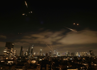Los misiles no se detienen, pese a las llamadas para un alto el fuego entre Israel e Irán