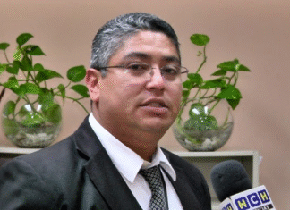 Juez Plinio Consuegra denuncia que la suspensión de su cargo vulnera la independencia judicial