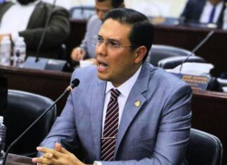 Mauricio Rivera insta a Cardona y Cuéllar a renunciar “si tienen dignidad” y arremete contra la cúpula de Libre