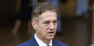 El partido de Brasil, que lidera Bolsonaro, expulsa a uno de sus diputados por criticar a Trump