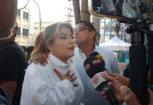 Candidata liberal Saraí Espinal es agredida por colectivos de Libre