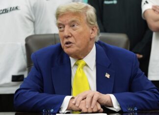Trump firma orden ejecutiva para usar inteligencia artificial para investigar el cáncer infantil