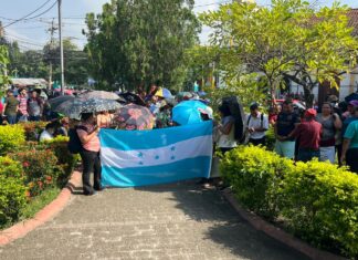 Socios de Koriun protestan nuevamente en la alcaldía de Choloma