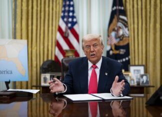 Donald Trump impone aranceles del 30% a México y a la Unión Europea, según una carta