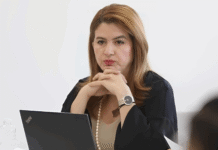 Cossette López denuncia amenazas y califica como “insostenible” su permanencia en el CNE