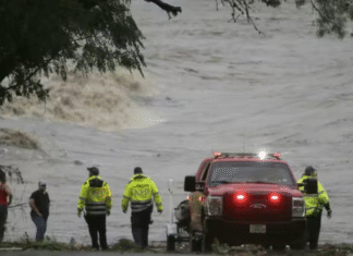 Trump firma una declaración de emergencia para responder a las inundaciones en Texas