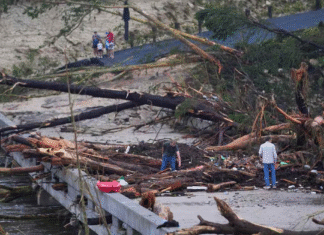 Tragedia en Texas: suben a 120 los muertos por las inundaciones y a 170 los desaparecidos