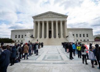 El Tribunal Supremo de Estados Unidos da vía libre a Trump para deportar a 8 migrantes a Sudán del Sur