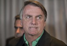 Policía brasileña: Expresidente Jair Bolsonaro planeaba huir a Argentina para pedir asilo