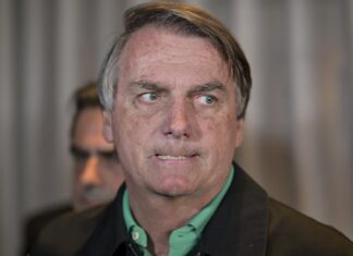 Policía brasileña: Expresidente Jair Bolsonaro planeaba huir a Argentina para pedir asilo