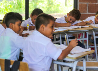 Buenos días, por favor y gracias: así es el nuevo reglamento escolar en El Salvador