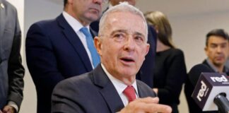 Tribunal ordena libertad del expresidente Álvaro Uribe mientras se resuelve apelación