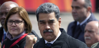 Nicolás Maduro jura que a Venezuela «no la toca nadie»