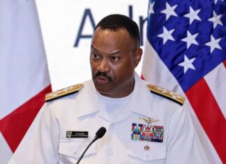 Jefe del Comando Sur de EE.UU. alerta en Argentina sobre influencia de China en la región