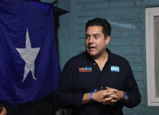 Juan Diego Zelaya firma compromiso anticorrupción con el CNA y advierte que la desconfianza ciudadana es real