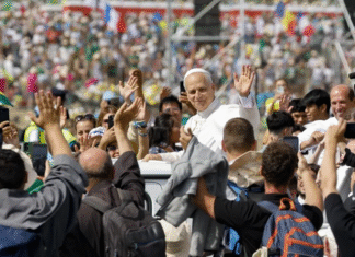 León XIV clausura su multitudinario Jubileo de los Jóvenes: «Aspiren a cosas grandes»