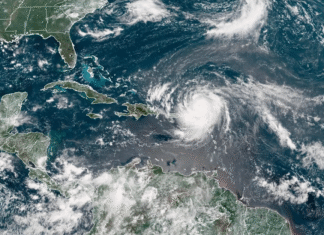 Erin se convierte en un huracán «catastrófico» con categoría 5 en el Atlántico