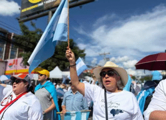 Anabel Gallardo, presidenta del Cohep, caminó junto a miles de feligreses católicos y evangélicos