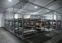 Juez de EEUU desestima demanda sobre el acceso legal de migrantes en ‘Alligator Alcatraz’