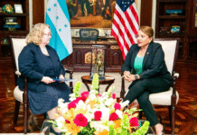 Presidenta Xiomara Castro se reúne con representantes de Estados Unidos en Casa Presidencial