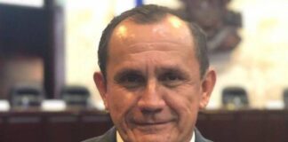 Diputado Samuel Madrid dice que faltan más de 10 videos de políticos con narcos