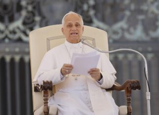 El papa lamenta que pueblos enteros se ven aplastados por la violencia y la indiferencia