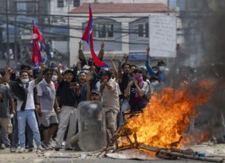 Al menos 19 muertos en las protestas de la Generación Z que se extienden por todo Nepal