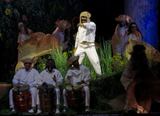 Bad Bunny culmina su residencia musical en Puerto Rico reuniendo a miles en plazas y locales