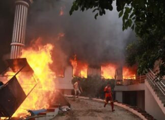 Muere quemada la esposa de un ex primer ministro de Nepal durante un ataque a su vivienda