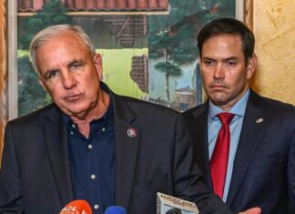 Congresista Carlos Giménez: “Podemos confirmar que EE. UU. hundió un buque del Cartel de los Soles con droga procedente de Venezuela”