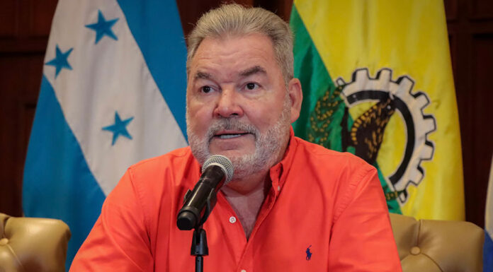 Liberales convocan reunión de emergencia y advierten: “No seremos tontos útiles de Libre”